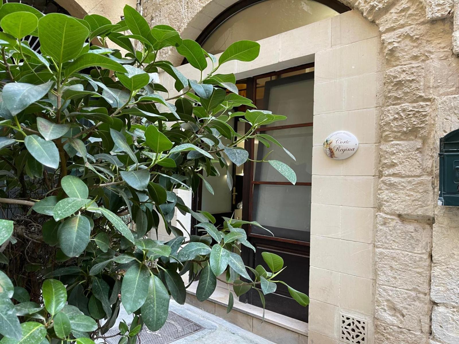 Goodstay Corte Regina Suite Lecce Bagian luar foto