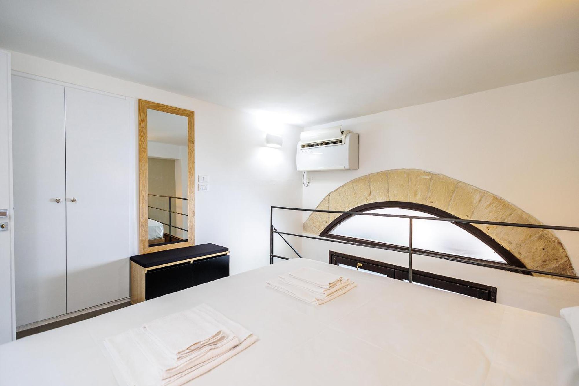 Goodstay Corte Regina Suite Lecce Bagian luar foto